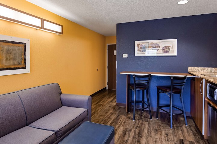 Room 5 of 24