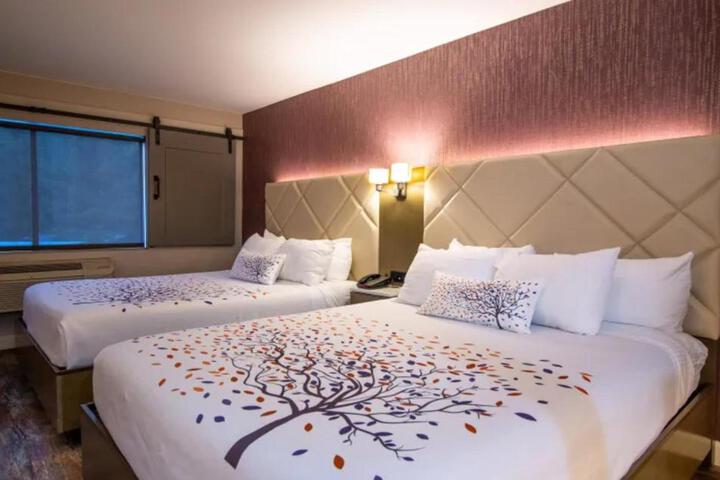 Empeiria High Sierra Hotel