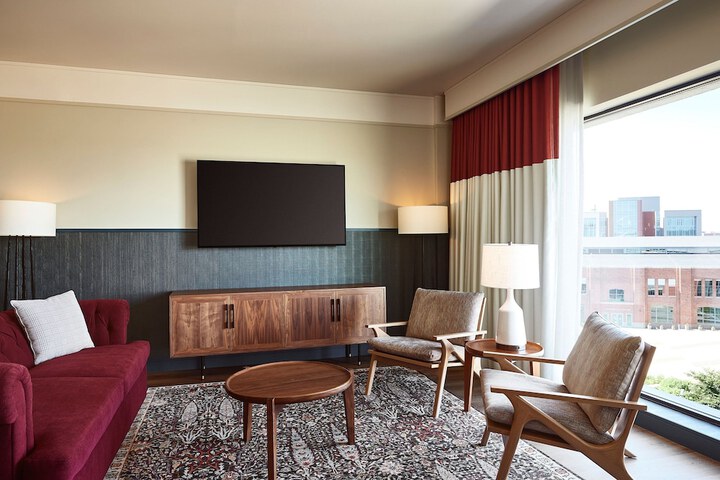 The Scarlet Lincoln, a Tribute Portfolio Hotel