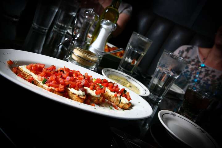 Dining 26 of 35