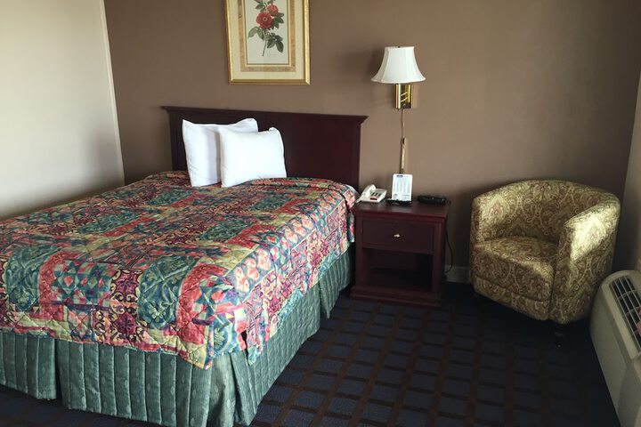 Room 8 of 34