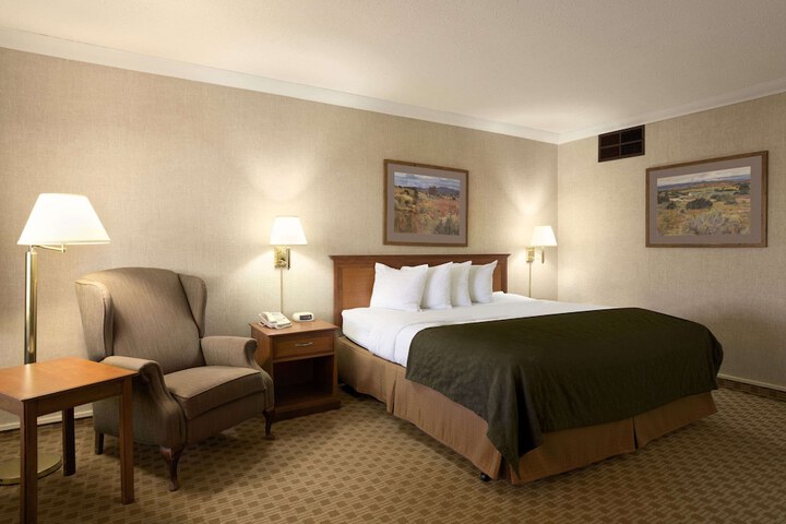 Room 21 of 46