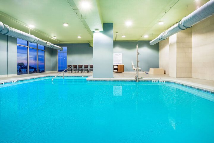 Holiday Inn Express & Suites Panama City Beach - Beachfront by IHG