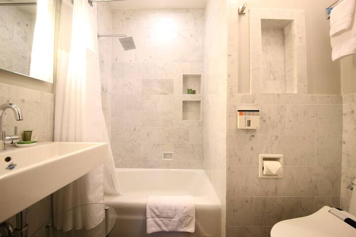 Room 12 of 38