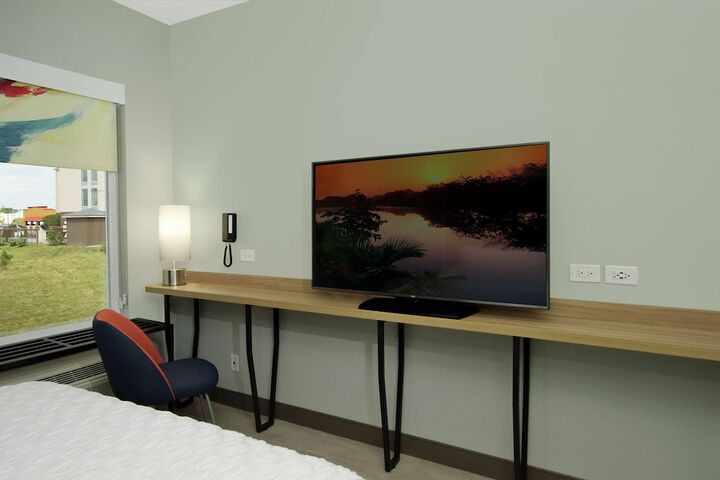 Room 25 of 38