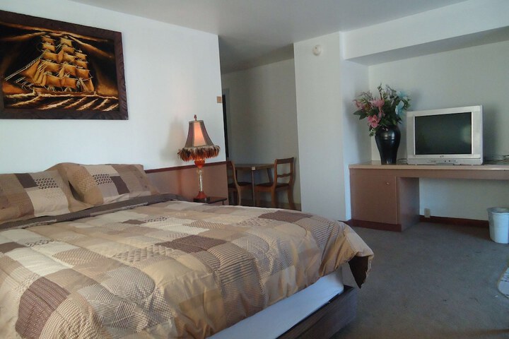 Room 10 of 15