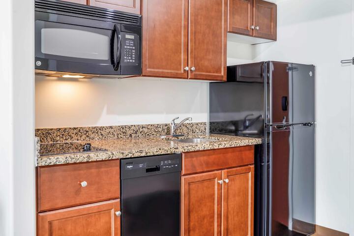 Days Inn & Suites by Wyndham Sherwood Park Edmonton