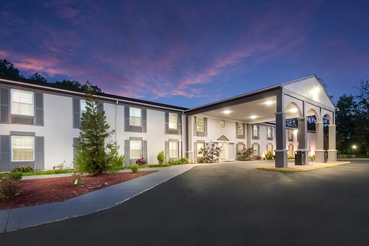 Hotel 4 of 51