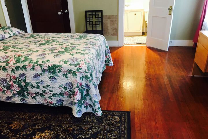 Room 32 of 82