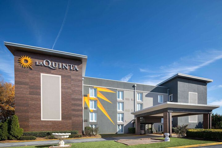 Hotel 2 of 62