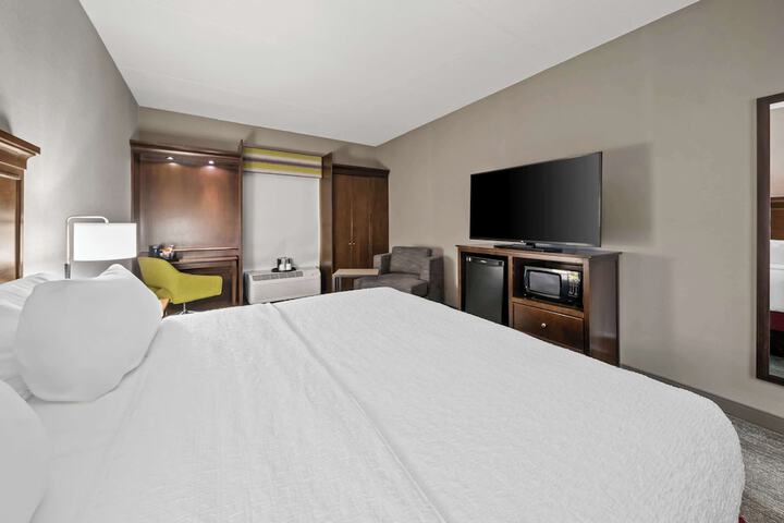 Hampton Inn by Hilton New Bedford / Fairhaven