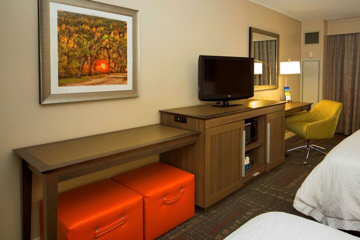 Hampton Inn & Suites Valdosta / Conference Center