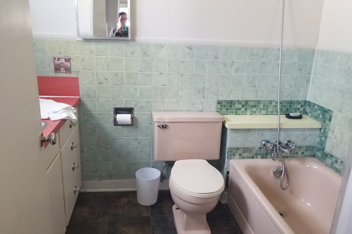 Room 9 of 14