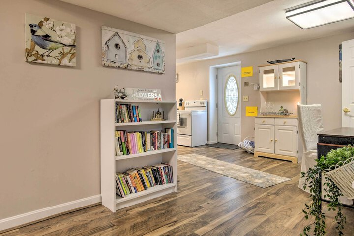 Bel Air Apartment w / Pool 2 Mi to Main St