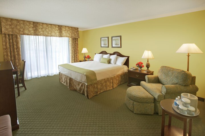 Room 14 of 32