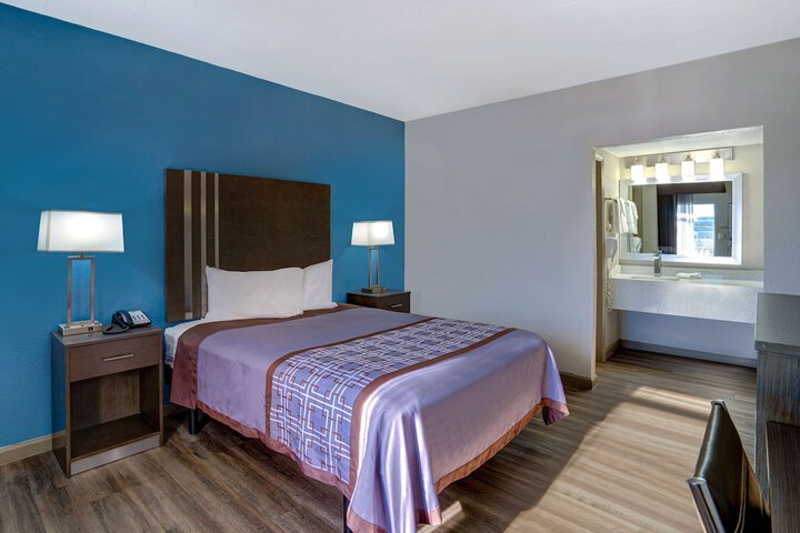 Room 7 of 34