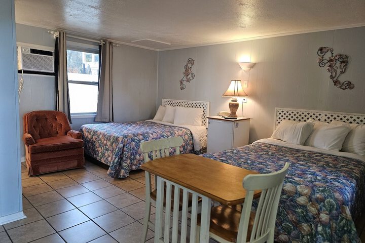 Captains Cove Motel