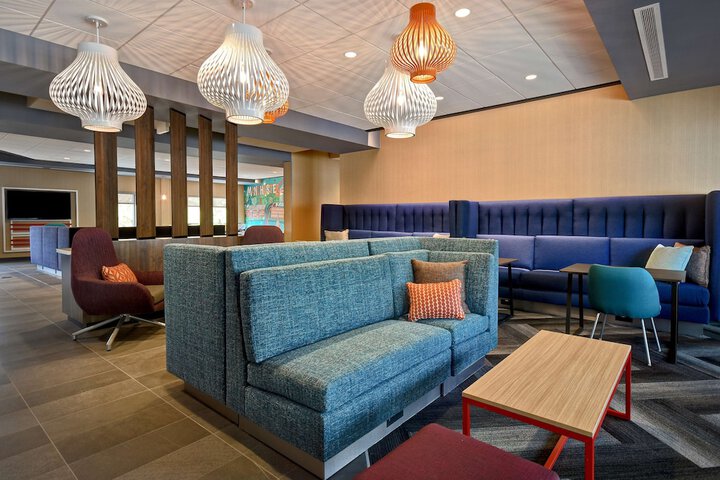 Tru by Hilton Manchester Downtown