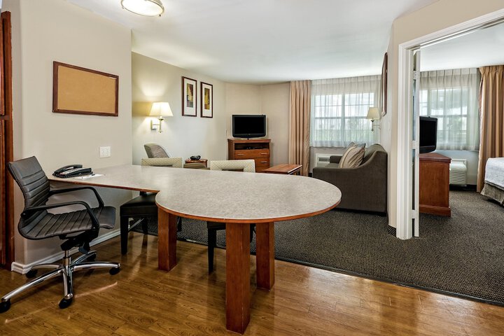 Room 34 of 38