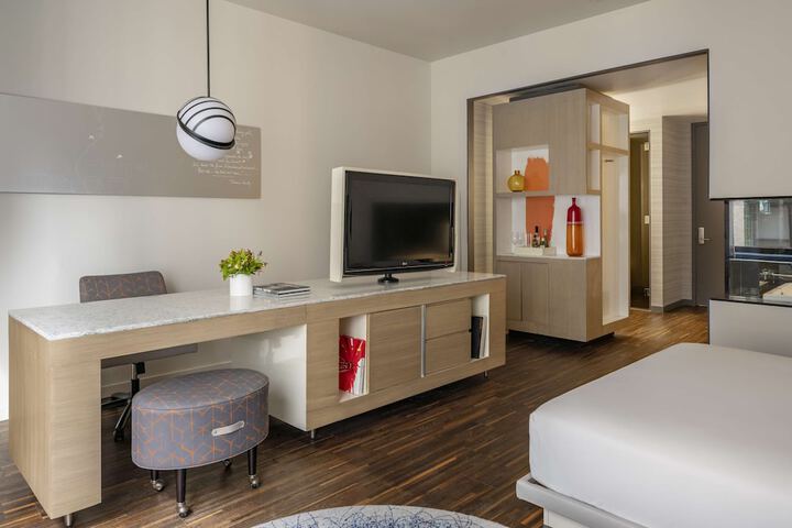 Room 19 of 62