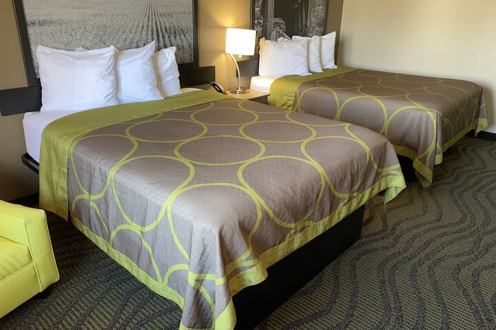 Room 7 of 33