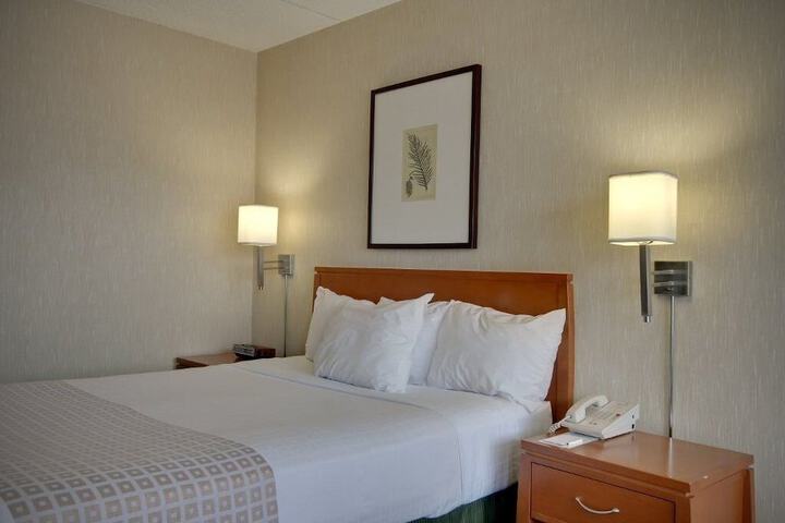 Room 9 of 22