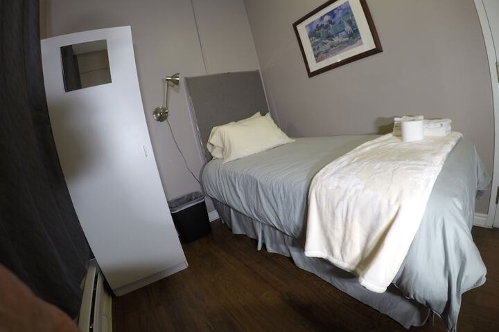 Room 25 of 73