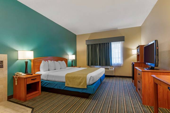 Room 18 of 28