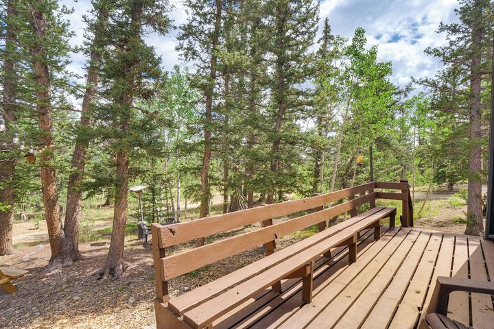 Sunny Muddy Moose Cabin w / Fire Pit & Mtn Views!