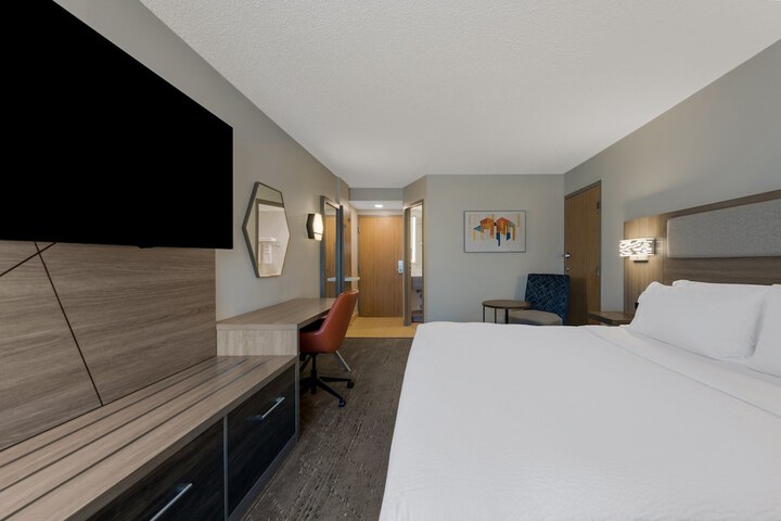 Holiday Inn Express Hampton - Coliseum Central by IHG
