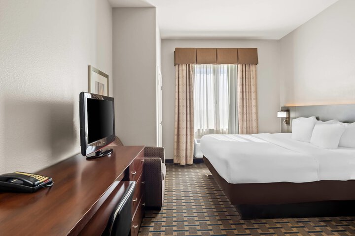 Comfort Suites Waxahachie - Dallas