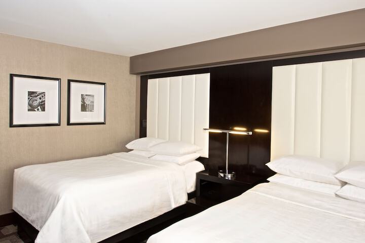 Room 32 of 108