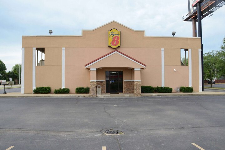 Super 8 by Wyndham Lafayette / Purdue Area