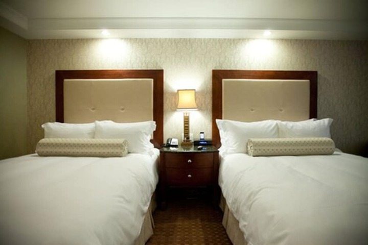 Room 28 of 44