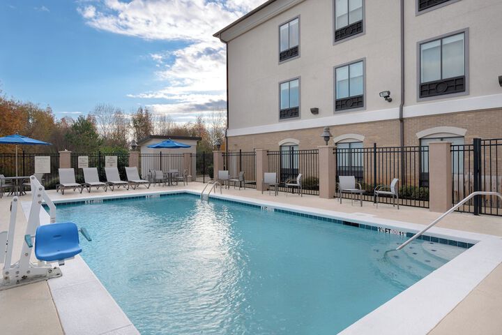 Holiday Inn Express Hotel & Suites Prattville South by IHG