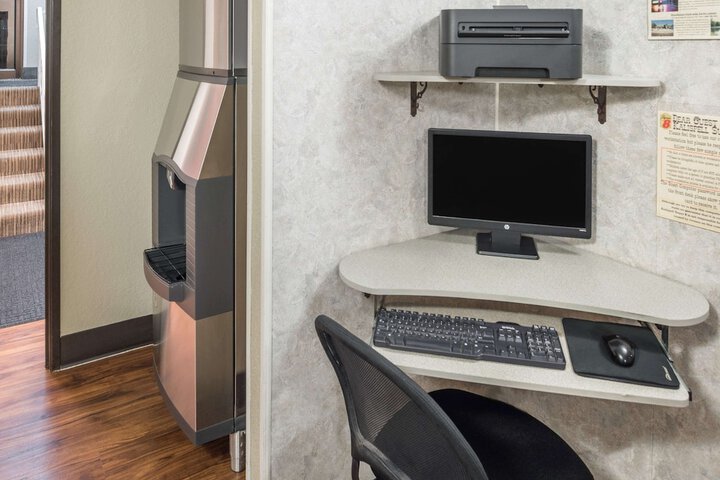 Business Center 20 of 20