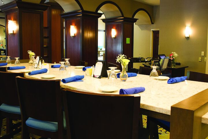Dining 73 of 82