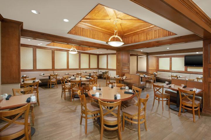 Dining 44 of 61