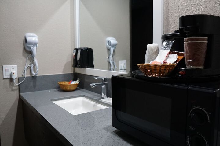 Room 18 of 26