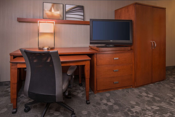 Room 14 of 33