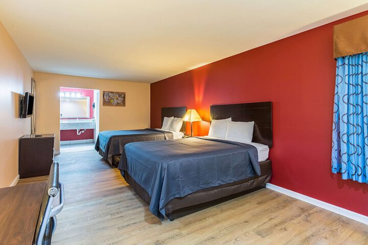 Room 11 of 24