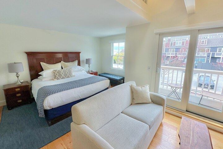 Room 25 of 46