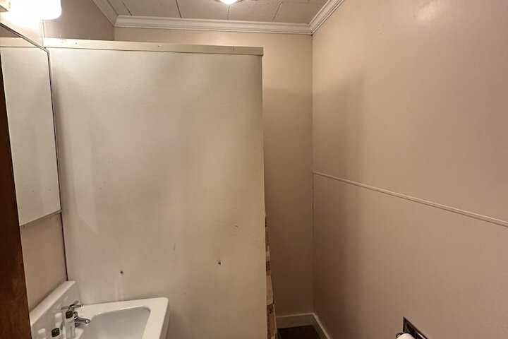Room 23 of 24