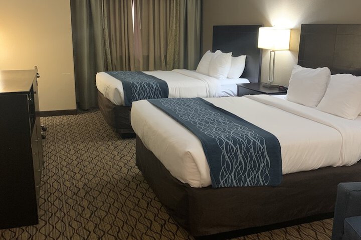 Room 33 of 65