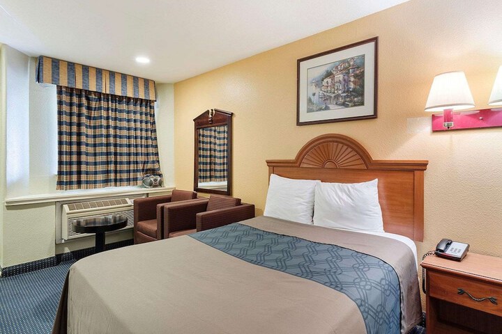 Room 21 of 29