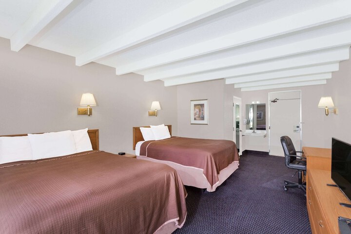 Room 14 of 16