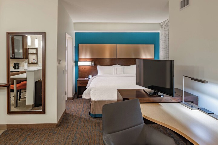 Room 15 of 30