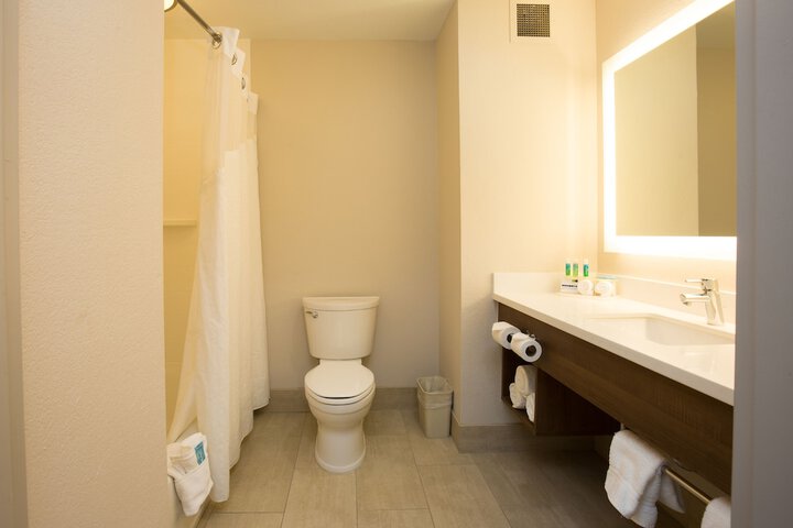 Holiday Inn Express Hotel & Suites Hesperia by IHG