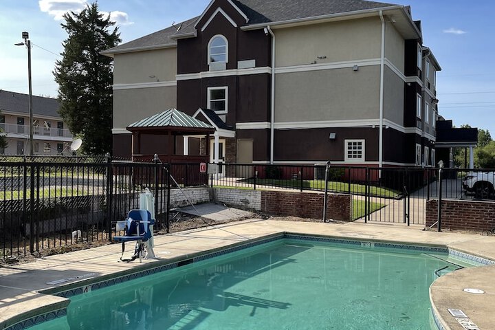 Pool 6 of 37