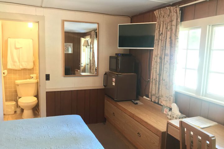Chamber Lane Motel